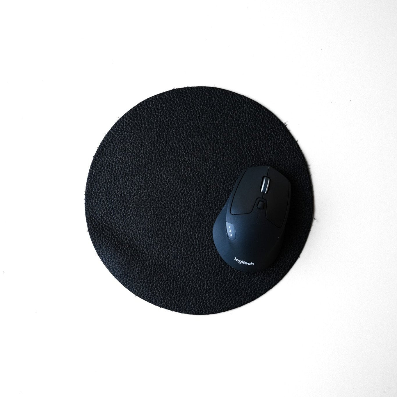 Black Mousepad desktop circle laptop mouse desk pebbled leather